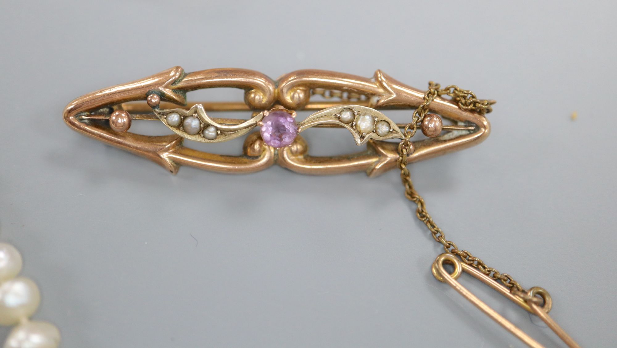 Assorted jewellery